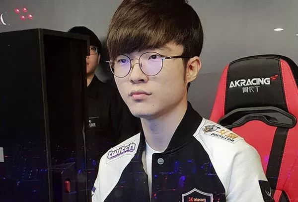 手部犯规保